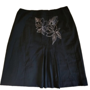 Jones Wear Skirt Embroidered B/W floral 16 Elegant Feminine Professional Classic